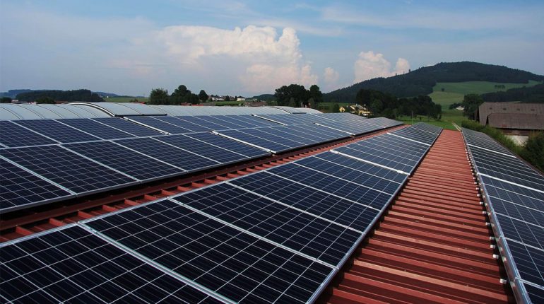 Ahorre electricidad con la instalación de paneles solares en su empresa